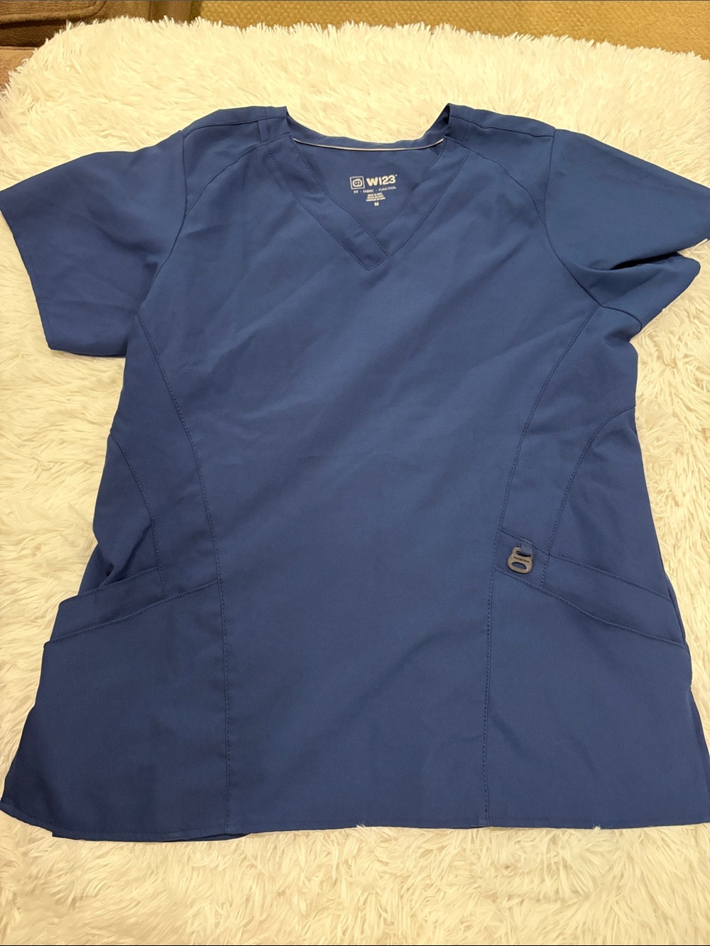 WonderWink vneck scrub top